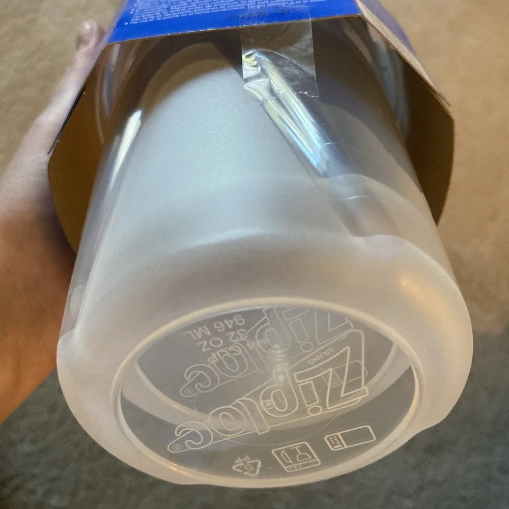 NEW! ZIPLOC TWIST N LOC SET OF (2) MEDIUM ROUND CONTAINERS W/LIDS 4 CUP 32 OZ